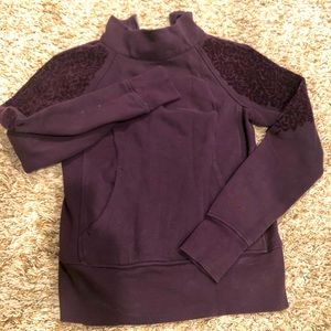 EUC Lululemon Sweatshirt size 4